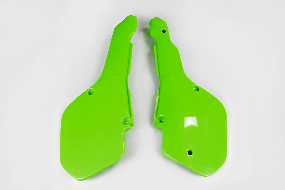 Side panels - green - Kawasaki - REPLICA PLASTICS - KA02704-026 - UFO Plast