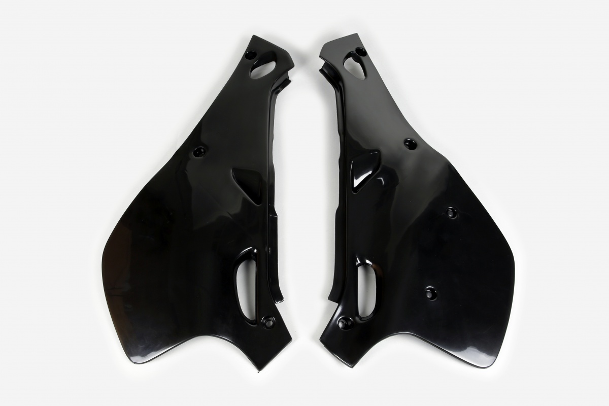 Side Panels black for Yamaha YZ 125 (1993-95) - YZ 250 (1993-95) - REPLICA PLASTICS - YA02857-001 - Ufo Plast